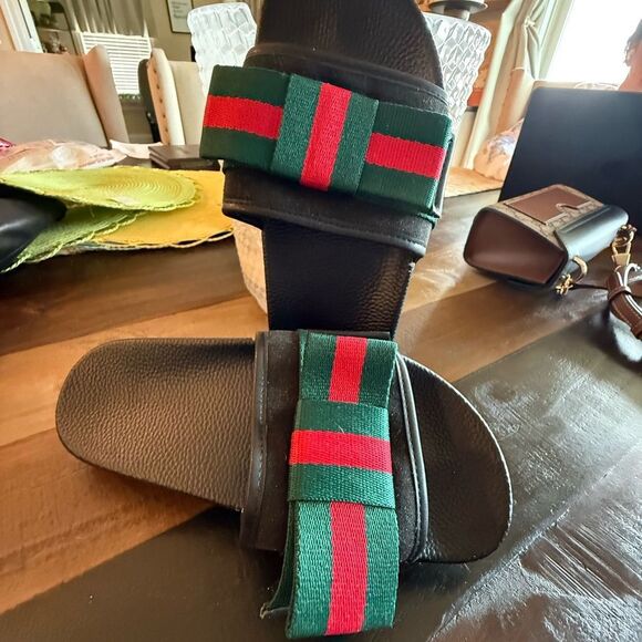 Gucci Black Slides with Green and Red Bow Straps - Picture 1 of 5